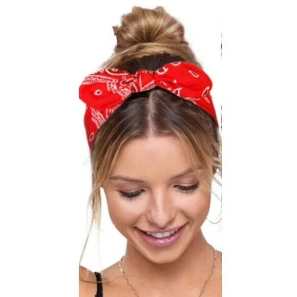 22-Piece Assorted Ulta Beauty Sample Pack - Picture 6 of 6